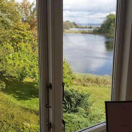 With A View ベッド・アンド・ブレックファスト